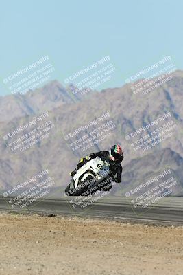 media/Dec-01-2025-Moto Forza (Mon) [[2daa91e15f]]/2-Intermediate Group/Session 4 Turn 9/